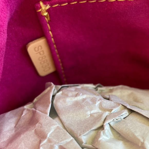 Louis Vuitton Fuchsia NEW PLEATY bag - Picture 3 of 9